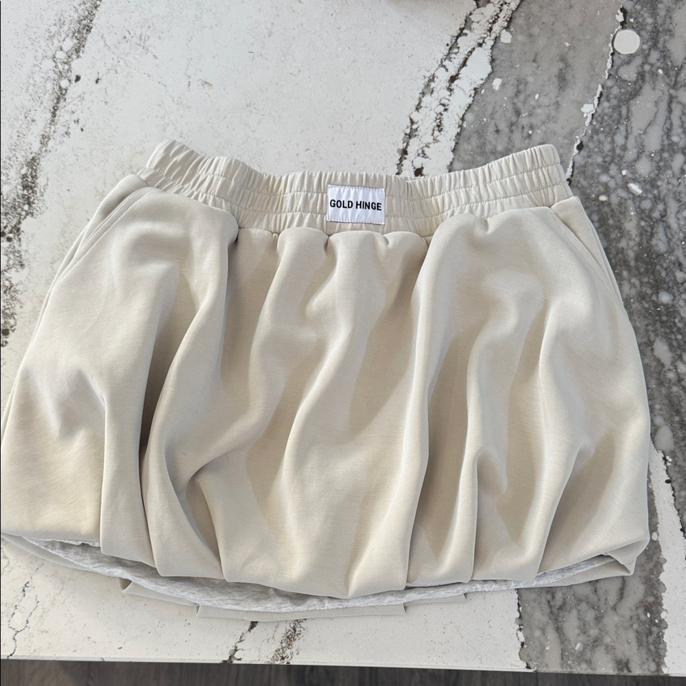 GOLD HINGE Cream Bubble Skort